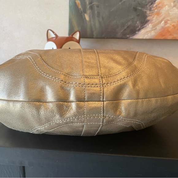 Light Gold Coach Purse - Picture 4 of 8